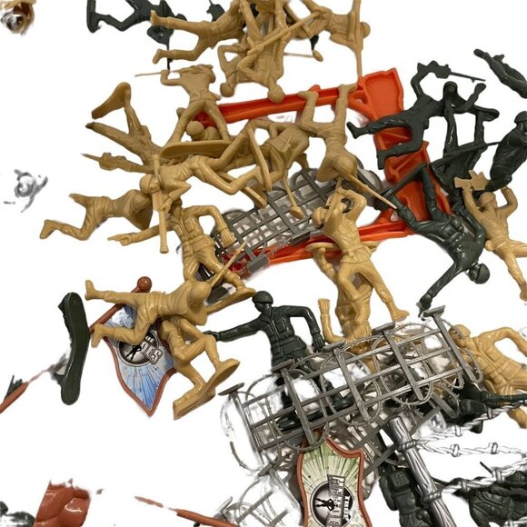 True Heroes Military Forces 72 Piece Set Plus Storage Container Toys R Us - Picture 3 of 7